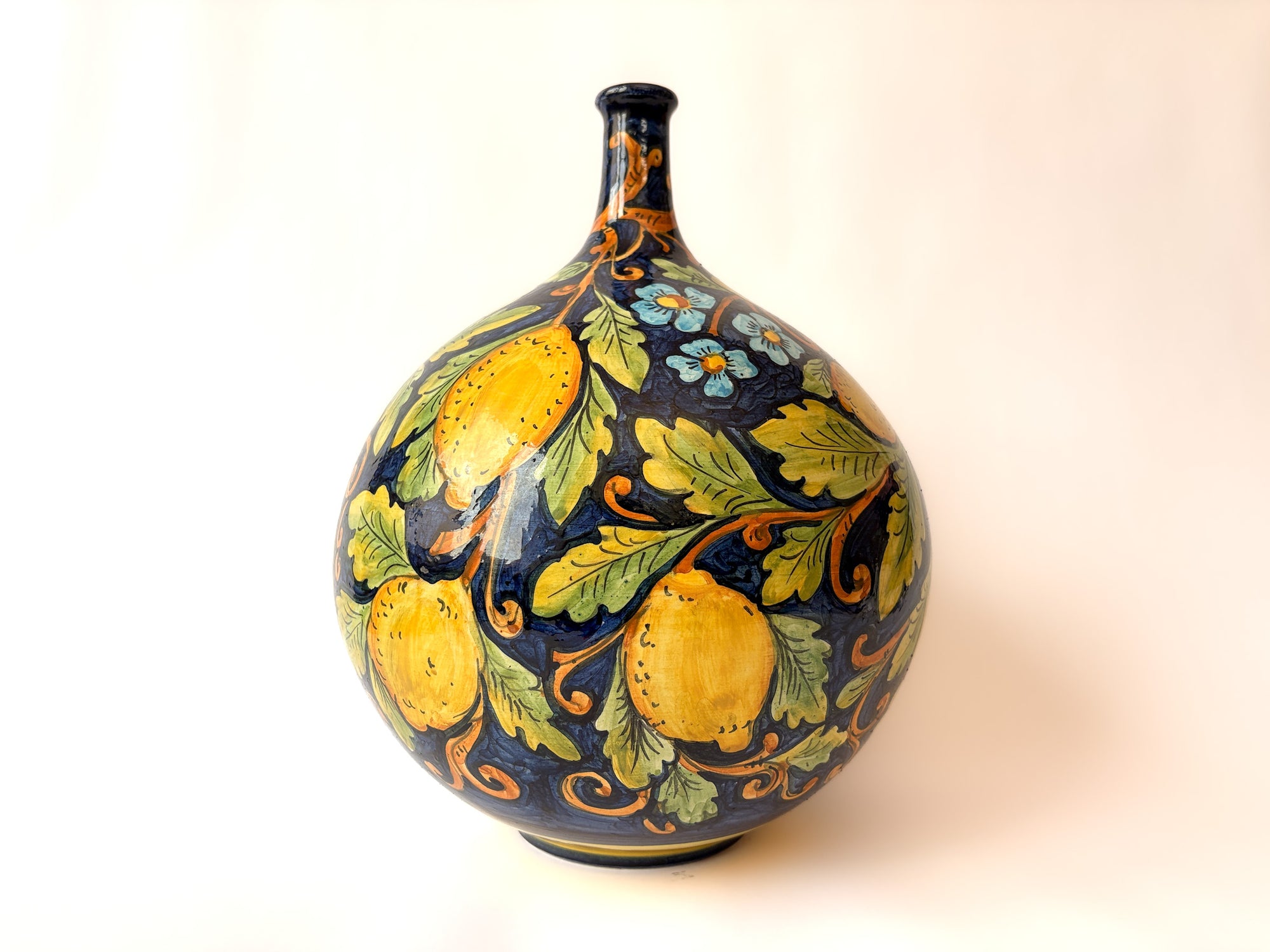 Hand-Painted Vase by Patrizio Chiucchiù, Deruta