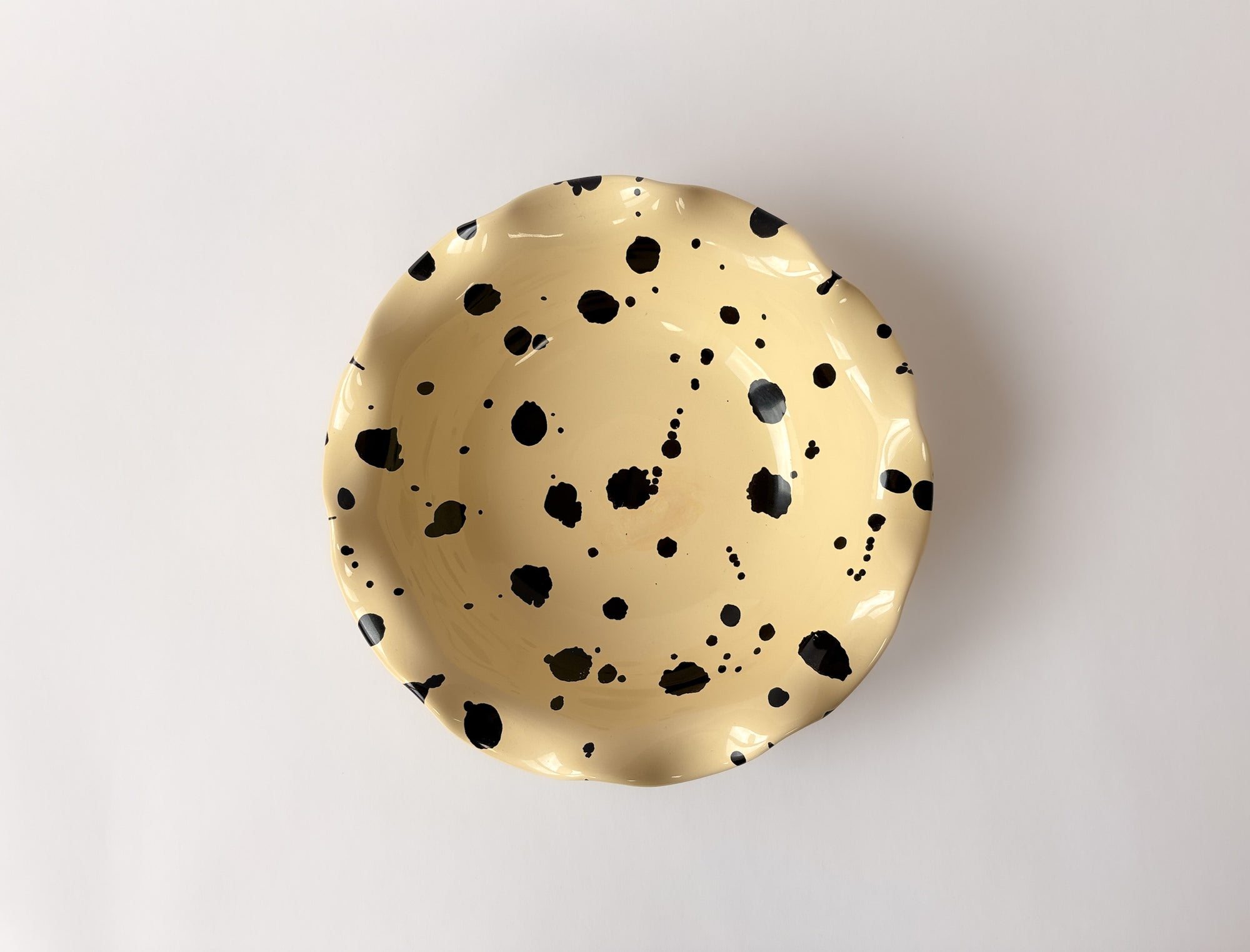 Curvy Bowl by Ivo Angel