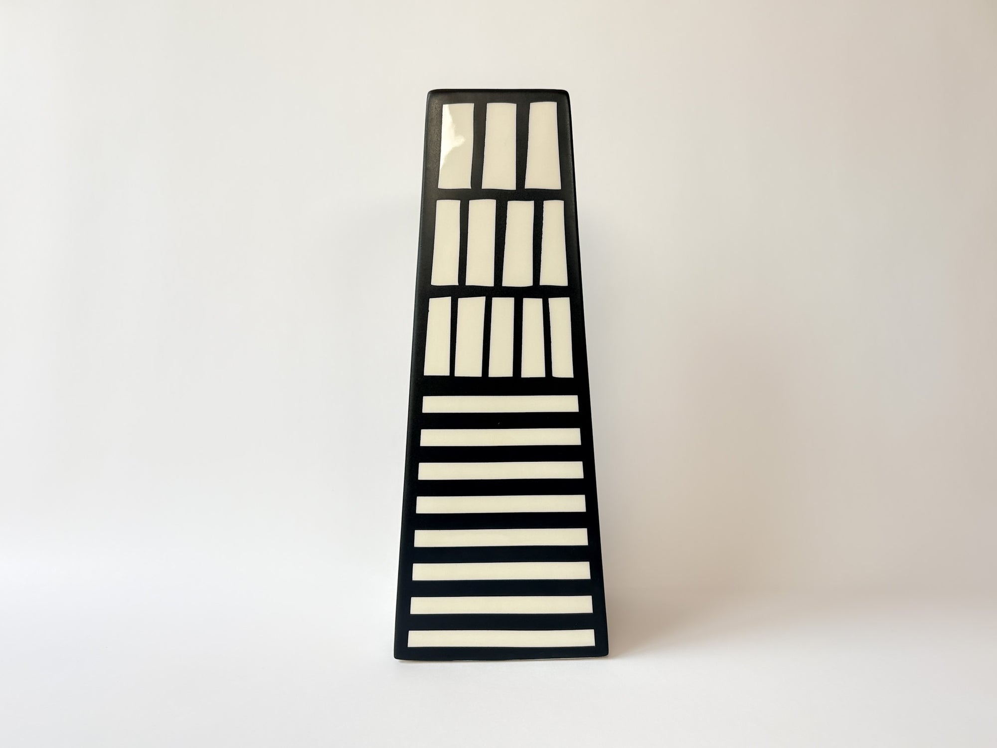Luglio Vase by George Sowden for Memphis Milano