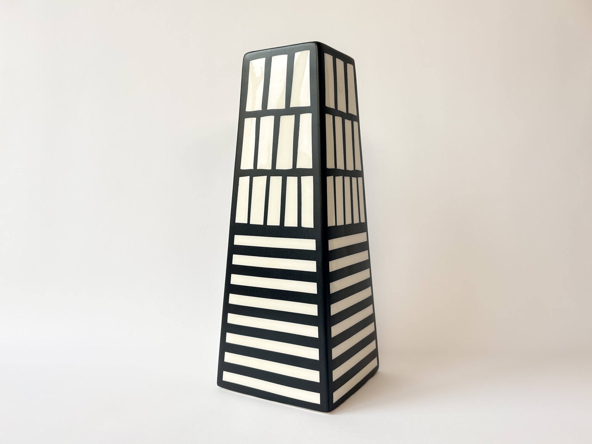Luglio Vase by George Sowden for Memphis Milano
